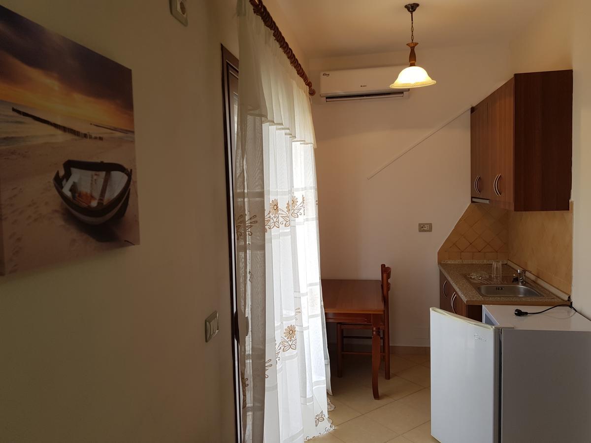 Eglent'S Tourist House Hotel ซารานเดอ ภายนอก รูปภาพ